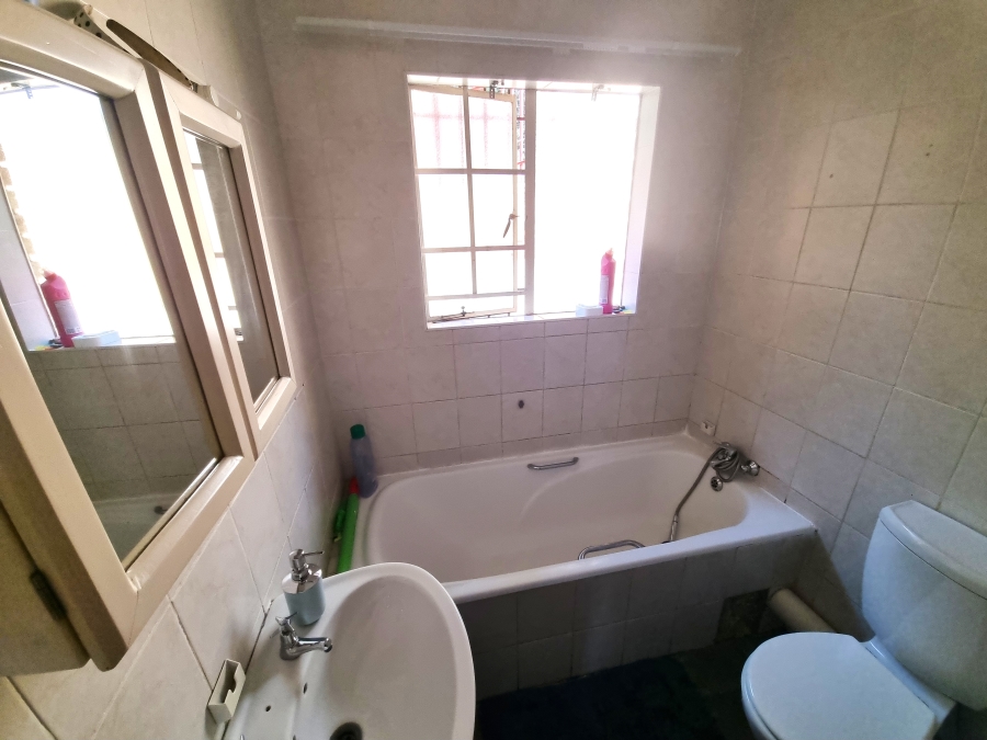 3 Bedroom Property for Sale in Safari Gardens North West